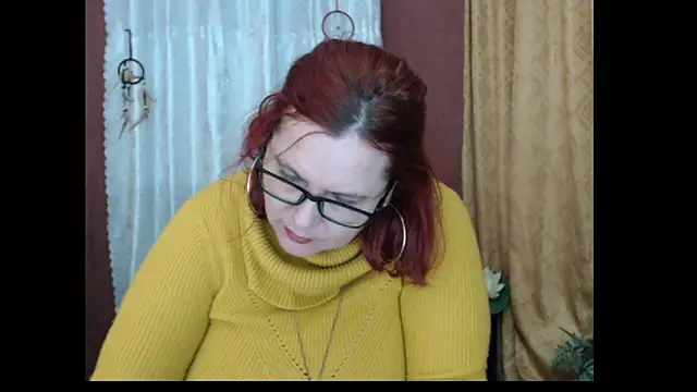 PlayfullMature's cam snapshot