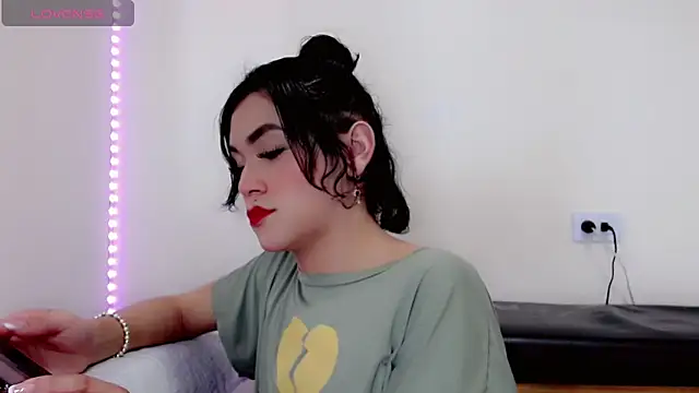 NathalialLooes live sex cam