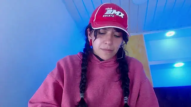 Raven_Rouge_'s cam snapshot