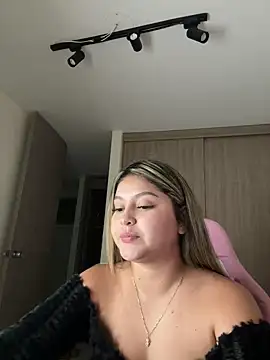 lunablossom_ live sex cam