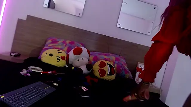 Charllotte_Brown's cam snapshot