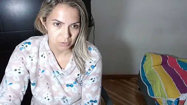 Chantal_hott's cam snapshot