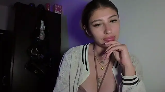 AliceTeenager___'s cam snapshot