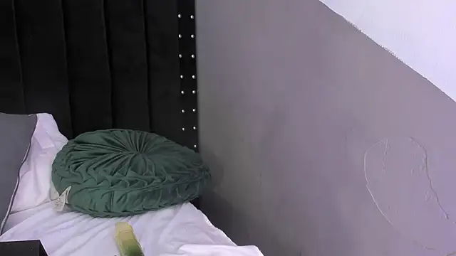 SantiConnor live sex cam