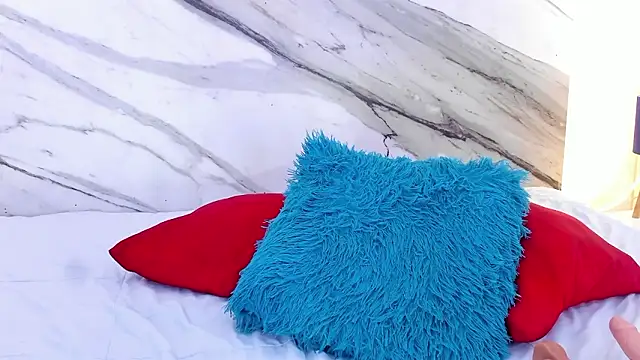 thamiina_'s cam snapshot