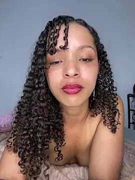 Yasmin777_'s cam snapshot