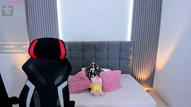 mia_dance1's cam snapshot