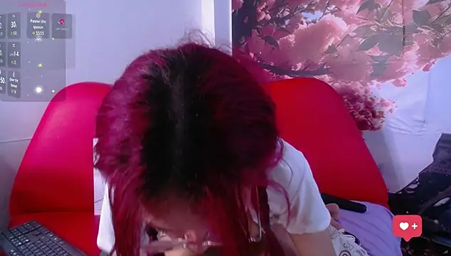 little_ellie_1's cam snapshot