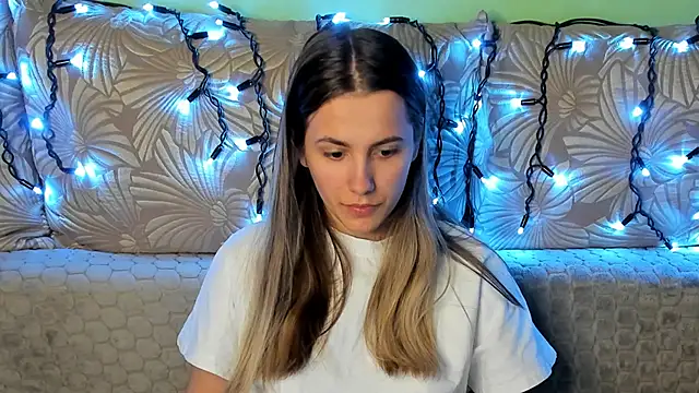 MaggieCake's cam snapshot