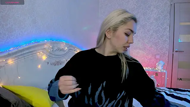 LillyMoure_ live sex cam