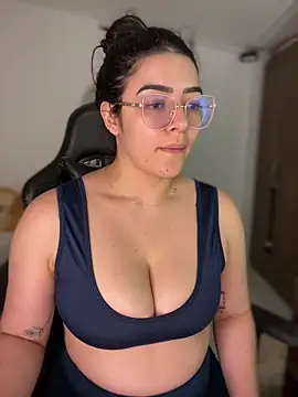 Lia_flowers's cam snapshot