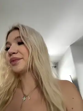 Kiss_Aurora_'s cam snapshot