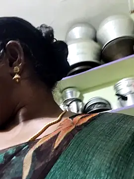 yamini1431 live sex cam