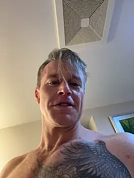 DILFiGuess1 live sex cam