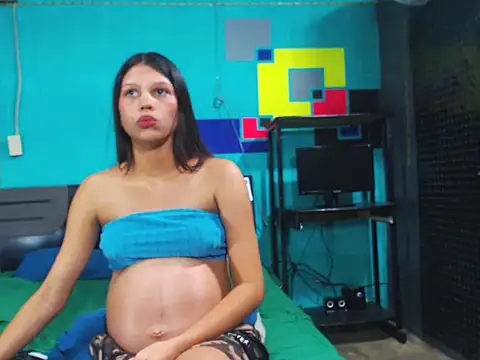 analyn-2027 live sex cam