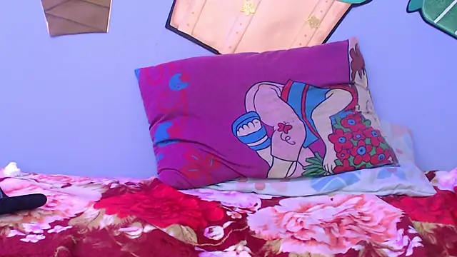 skinnysexzara18's cam snapshot