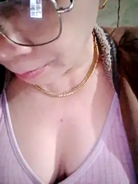 small-house123's cam snapshot