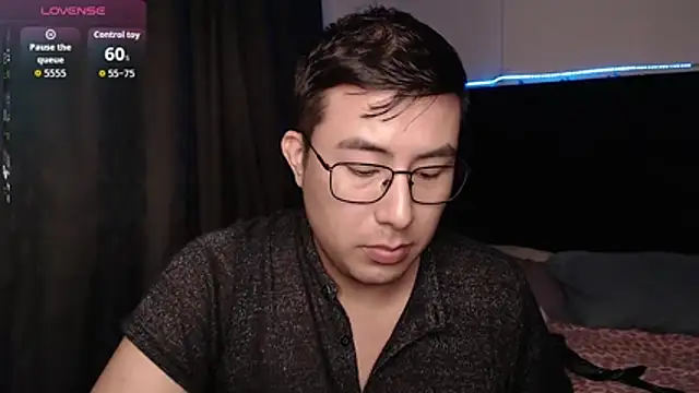 andrewmhilton_ live sex cam