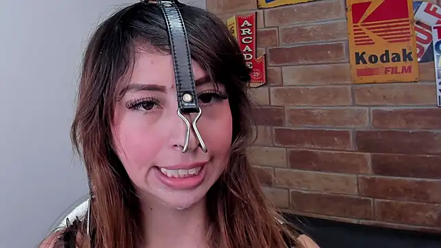 foxy_tiana's cam snapshot