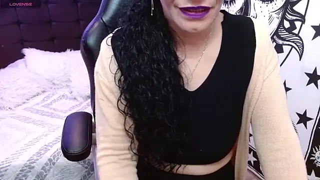 AlexandraJones_'s cam snapshot