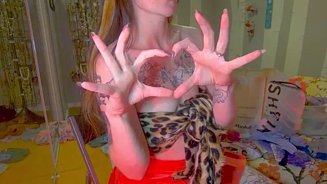 YourFavCanadianMILF's cam snapshot