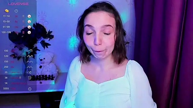 KindHazelHere_'s cam snapshot