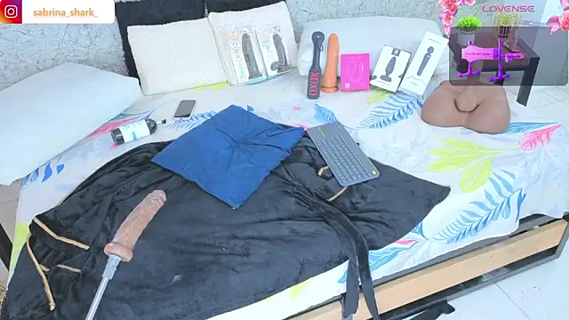 sabrina_shark_'s cam snapshot