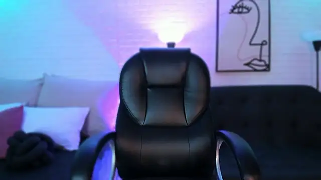 lucy_neil's cam snapshot