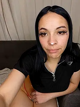 cristal__violetaa's cam snapshot