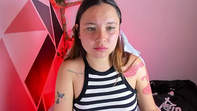 little_emma0 live sex cam