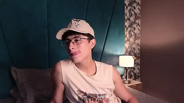 Aaron_Eze live sex cam