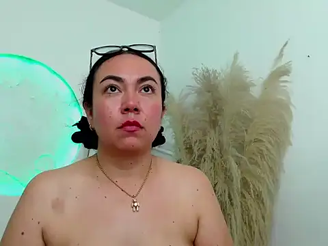 Yadis_hot's cam snapshot