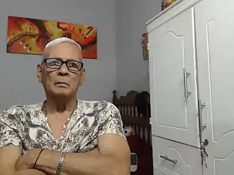 dirtysluttyfist live sex cam