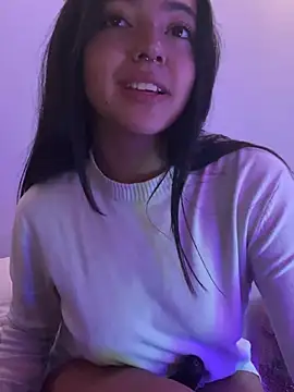 laraa_rous's cam snapshot