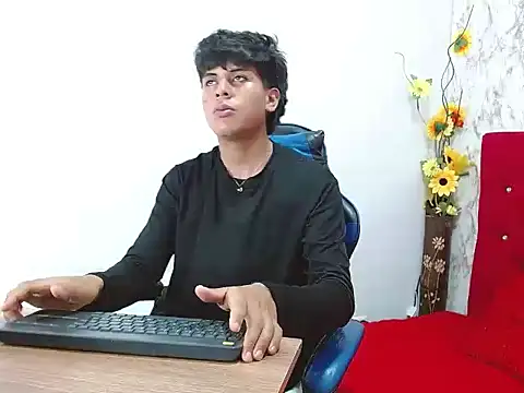 Valentino_Lane live sex cam