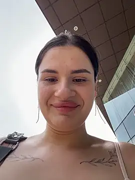 MiraReach live sex cam