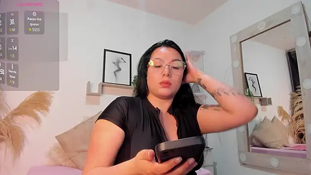 emily-777 live sex cam