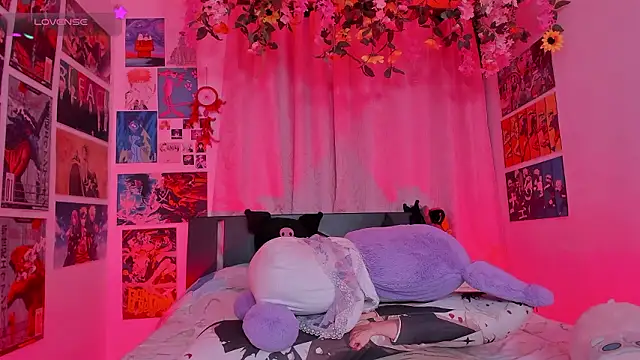 MissCurvyTop's cam snapshot