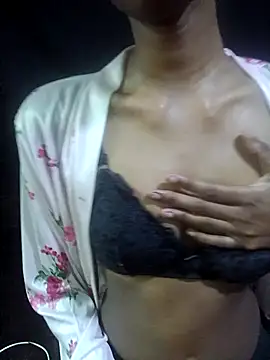 BunnyBloom25's cam snapshot