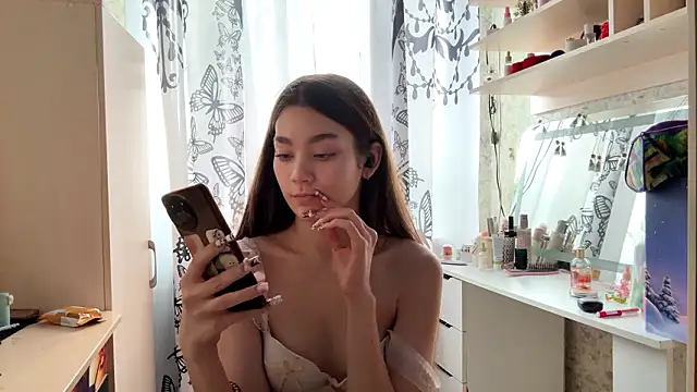 Cuteviola's cam snapshot