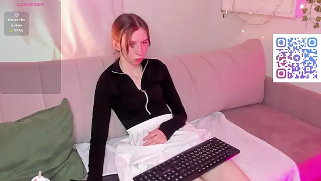 Lisbeth__Salander's cam snapshot