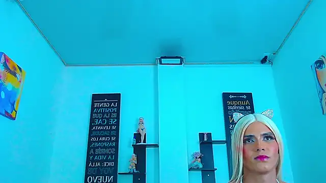 CHLOE_THUNDERS live sex cam