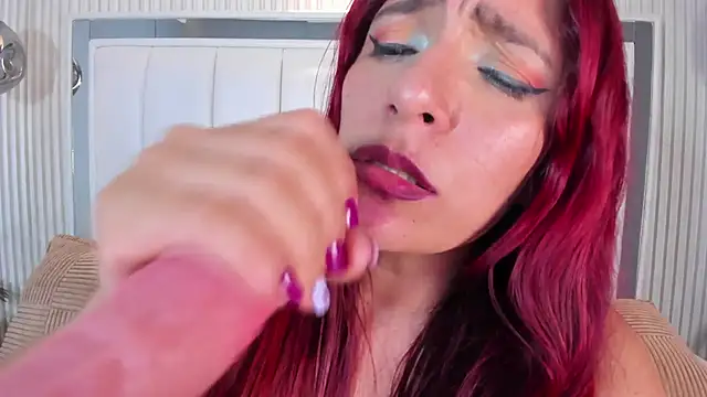 naughty_flower18's cam snapshot