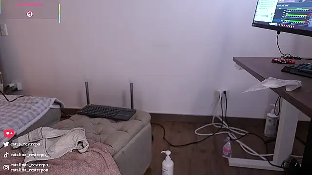 CATALINA_RESTREPO's cam snapshot