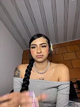 Hilary_pinkk's cam snapshot