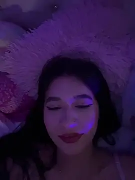 Emi_blair's cam snapshot