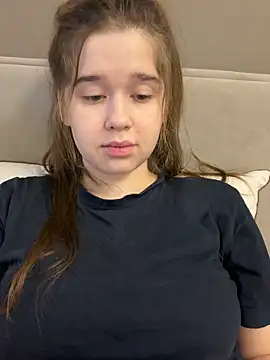 HornyGirlH live sex cam