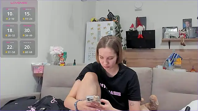 Girl_alone_home live sex cam