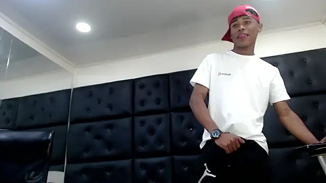 TonnyMarck live sex cam