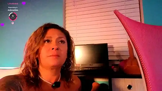 bossyroxy84 live sex cam